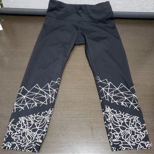 Athleta Black Graphic Activewear Leggings Pants Capri S